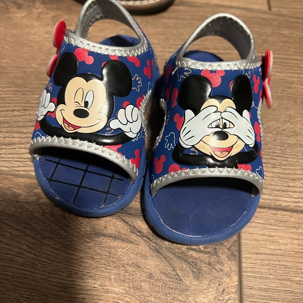 Kids sandals